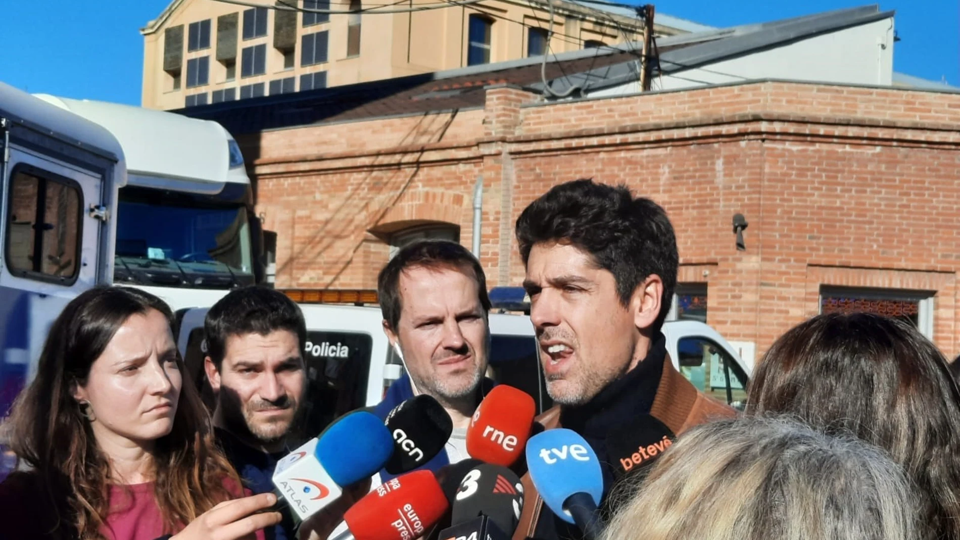 El portavoz de los Comuns en el Parlament, David Cid, en una atención a los medios este domingo EUROPA PRESS 12/01/2025