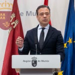 El presidente de Murcia, Fernando López Miras, se reúne con el alcalde de Santomera, Víctor Martínez