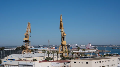 Instalaciones de los astilleros de Navantia en Cádiz
