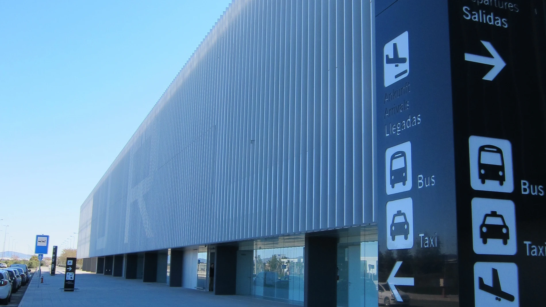 El Aeropuerto Internacional Región de Murcia cierra 2024 con más de 900.000 pasajeros y 7.140 operaciones