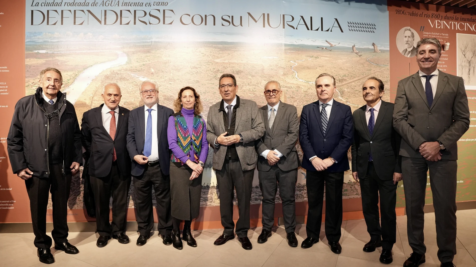 Los protagonistas asistentes a la inauguración de la muestra