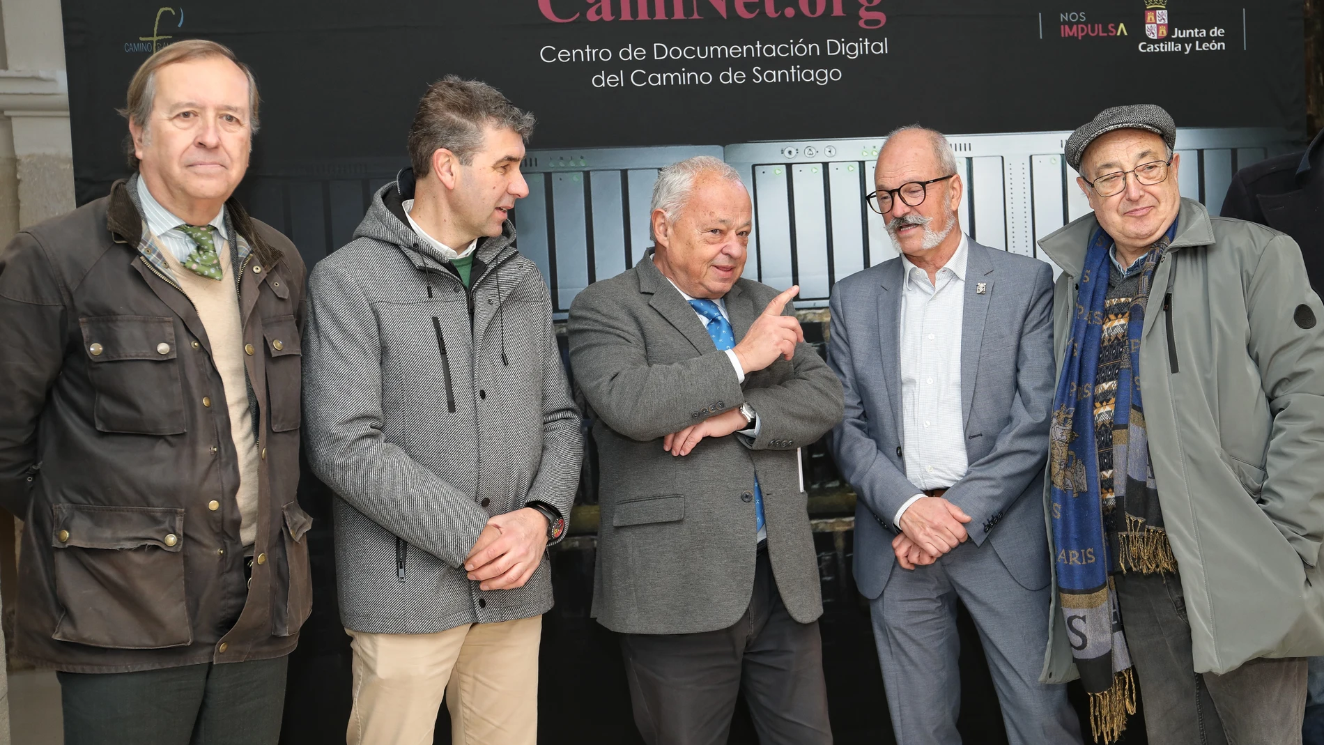 Gonzalo Santonja en la presentación del centro
