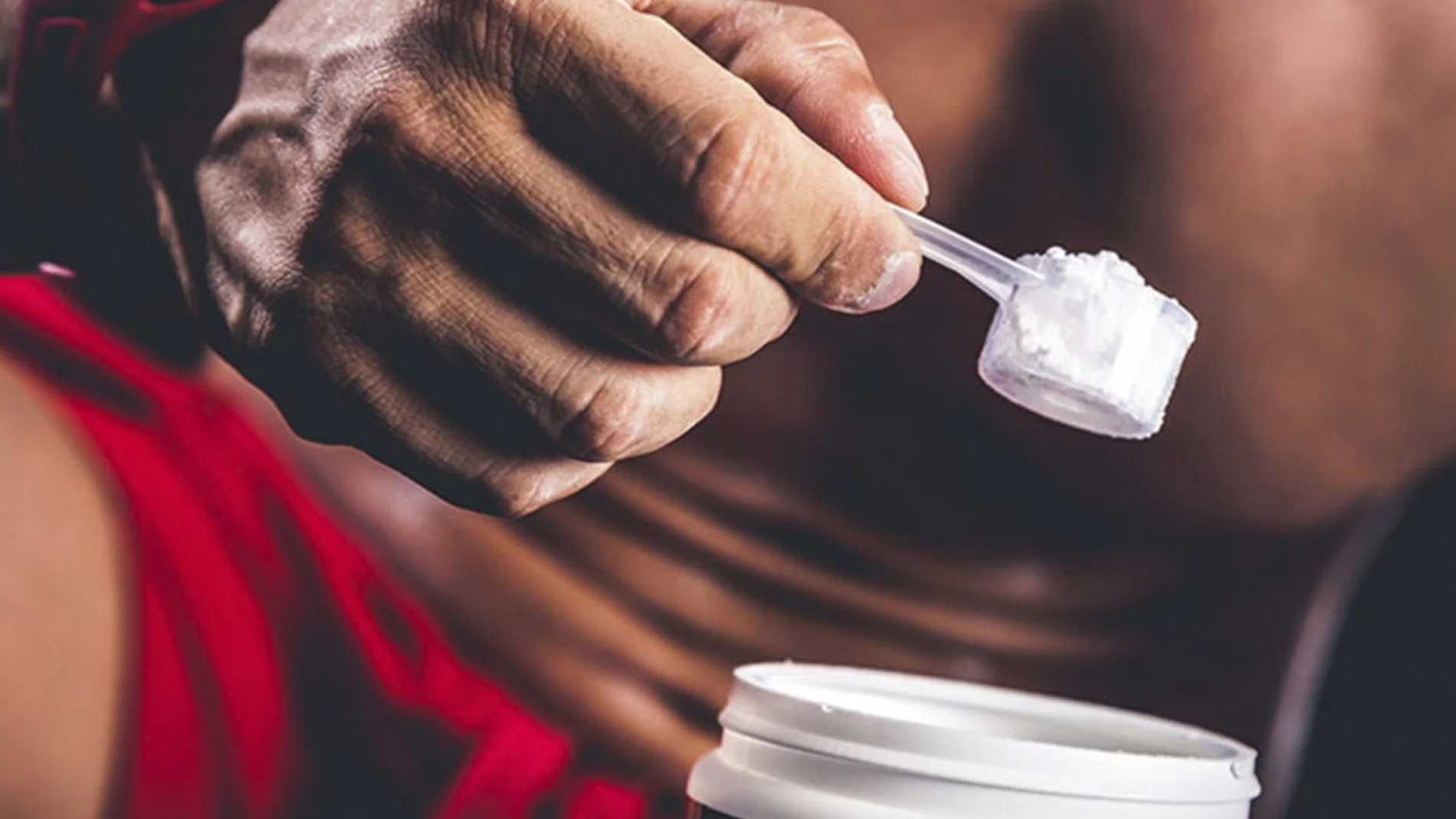 Cómo tomar creatina: En qué momento del día y qué cantidad para ganar masa muscular