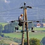 Una española revela lo que cobra un electricista en Suiza por hora: "Si lo sé me hago el curso"