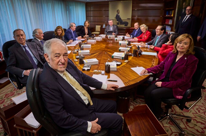 El presidente del Tribunal Constitucional, Cándido Conde-Pumpido y la vicepresidenta, Inmaculada Montalbán, an
