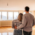 Las tres cosas que deberías revisar antes de alquilar o comprar un piso según un agente inmobiliario 