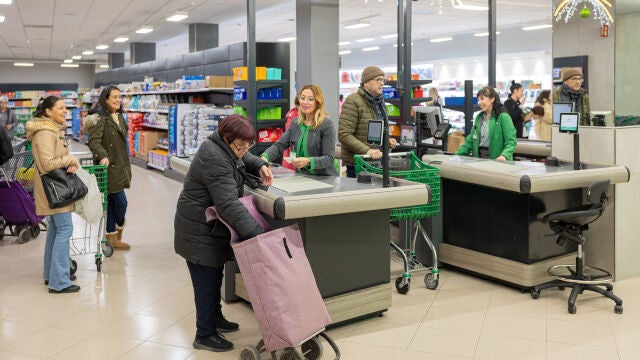 Imagen del interior de la tienda Mercadona ubicada en Algemesí