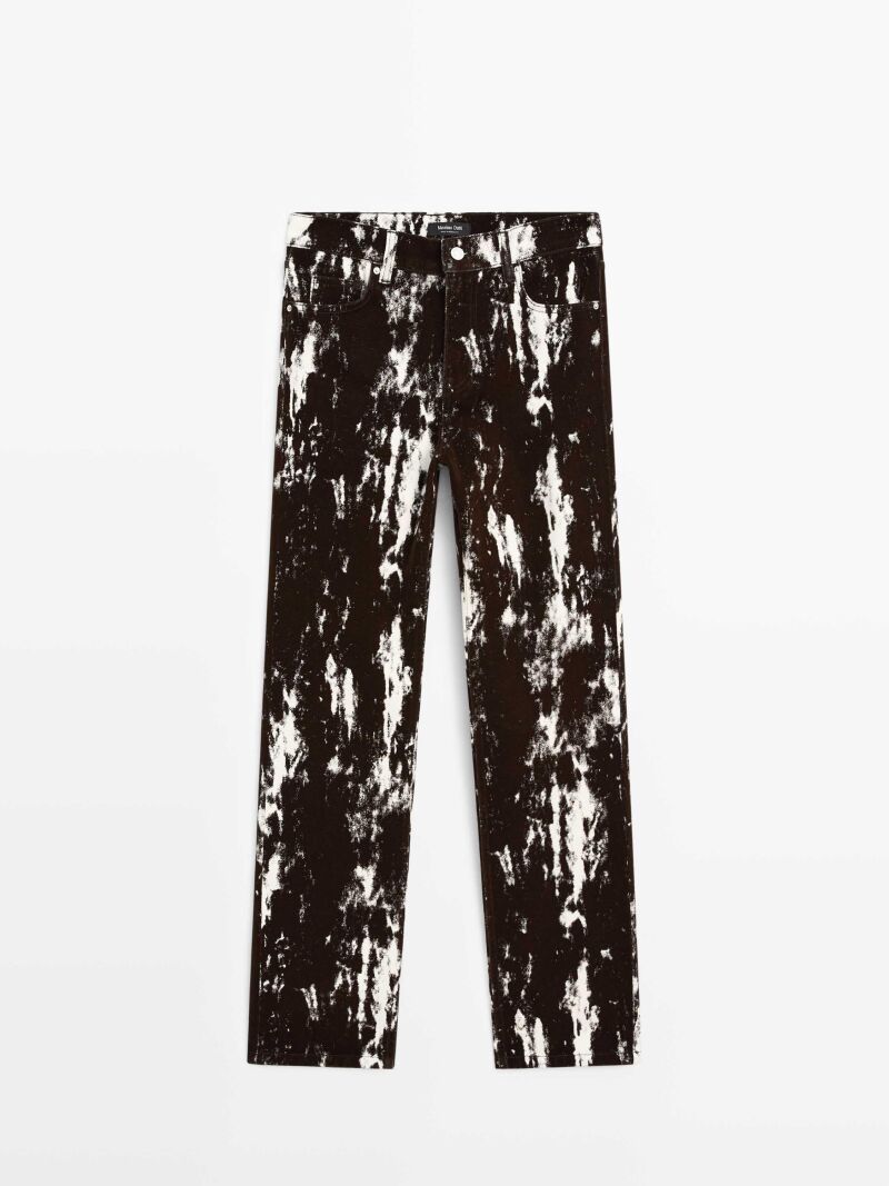 Pantalones vaqueros de animal print, de Massimo Dutti (79,95 euros)