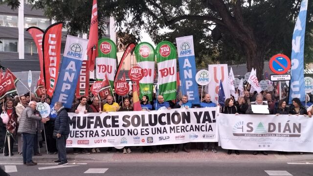 Economía.- Los funcionarios mutualistas volverán a salir a la calle el 22 de enero para pedir una solución a Muface