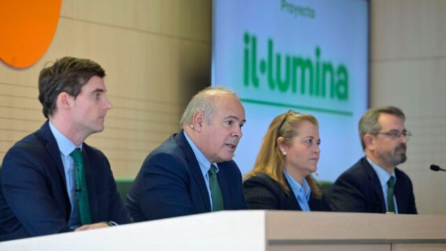 Raga, Ruiz-Tagle, Mancera y García Bosch (de izq. a der.) durante el acto