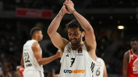 Campazzo lamenta una falta cometida ante el Olympiacos