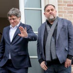 Comienza la reunión de Junqueras y Puigdemont en Waterloo para una relación "fluida"