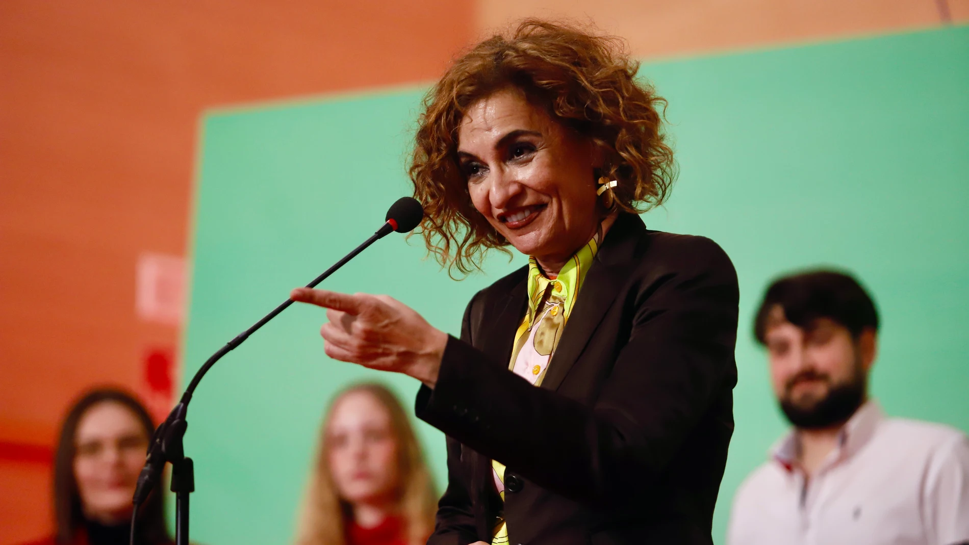 La vicesecretaria general del PSOE y precandidata a la Secretaría General del PSOE de Andalucía, María Jesús Montero, mantiene un encuentro con la militancia socialista de la provincia en Estación de Cártama, a 17 de enero de 2025, en Málaga (Andalucía, España). La vicesecretaria general del PSOE y precandidata a la Secretaría General del PSOE de Andalucía, María Jesús Montero, mantiene un encuentro con la militancia socialista de la provincia 17 ENERO 2025 Álex Zea / Europa Press 17/01/2025