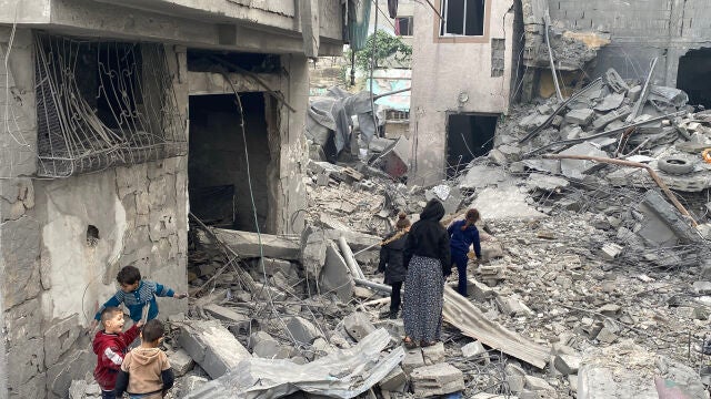 O.Próximo.- La Autoridad Palestina reclama el control de la Franja de Gaza en su primera reacción al alto el fuego
