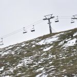 Nueve heridos muy graves y ocho graves tras la caída de un telesilla en la estación de Astún (Huesca)