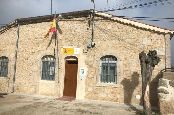 El histórico cuartel de la Guardia Civil en Rollán (Salamanca) ha recuperado su esplendor