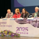 Miriam Andrés inaugura el Congreso de Agencias de Viajes en compañía de Ángeles Armisén