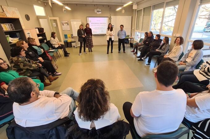 La concejal de Familia e Igualdad de Oportunidades, Miryam Rodríguez, en la primera charla impartida en el Centro de Educación Especial Los Tilos