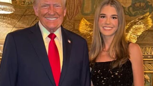 Donald Trump y su nieta Kai