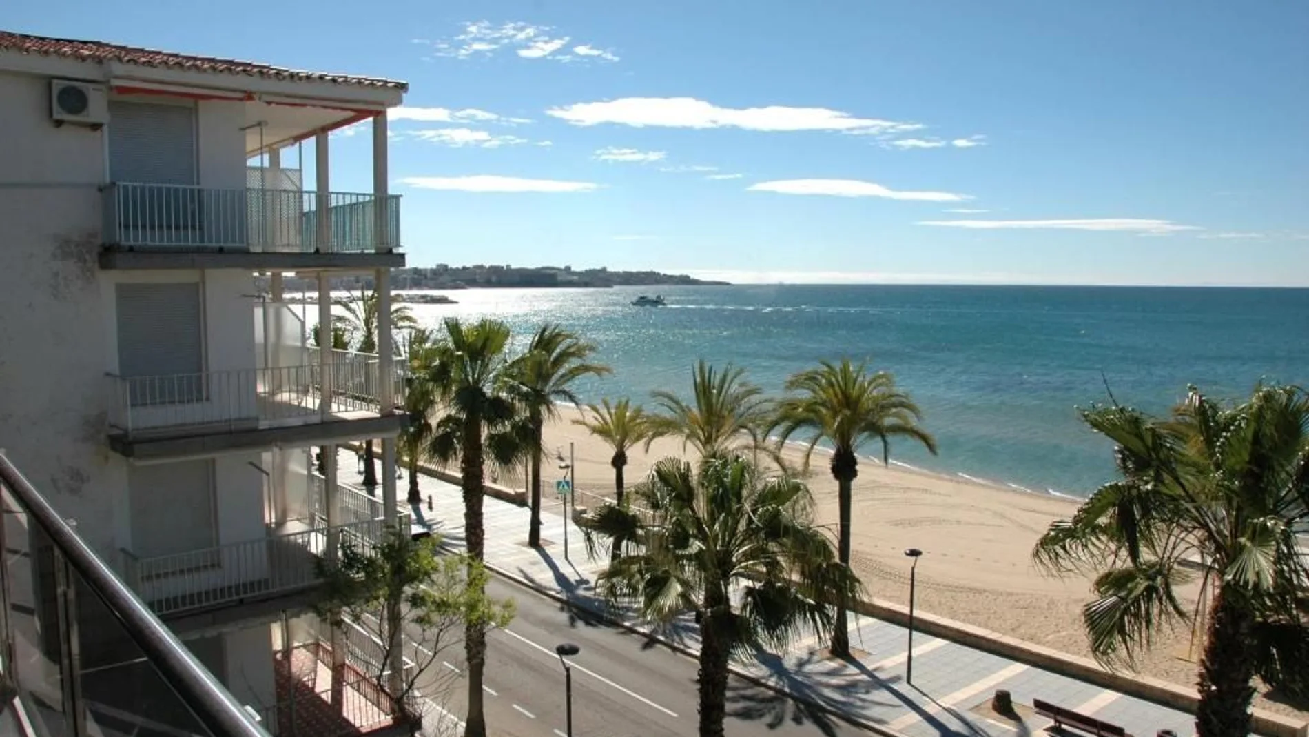 Vistas desde un piso a primera línea de la playa de Salou