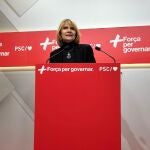 La viceprimera secretaria y portavoz del PSC, Lluïsa Moret, en una rueda de prensa en la sede del partido