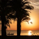 Las playas de Torremolinos ofrecen una espectacular puesta de sol