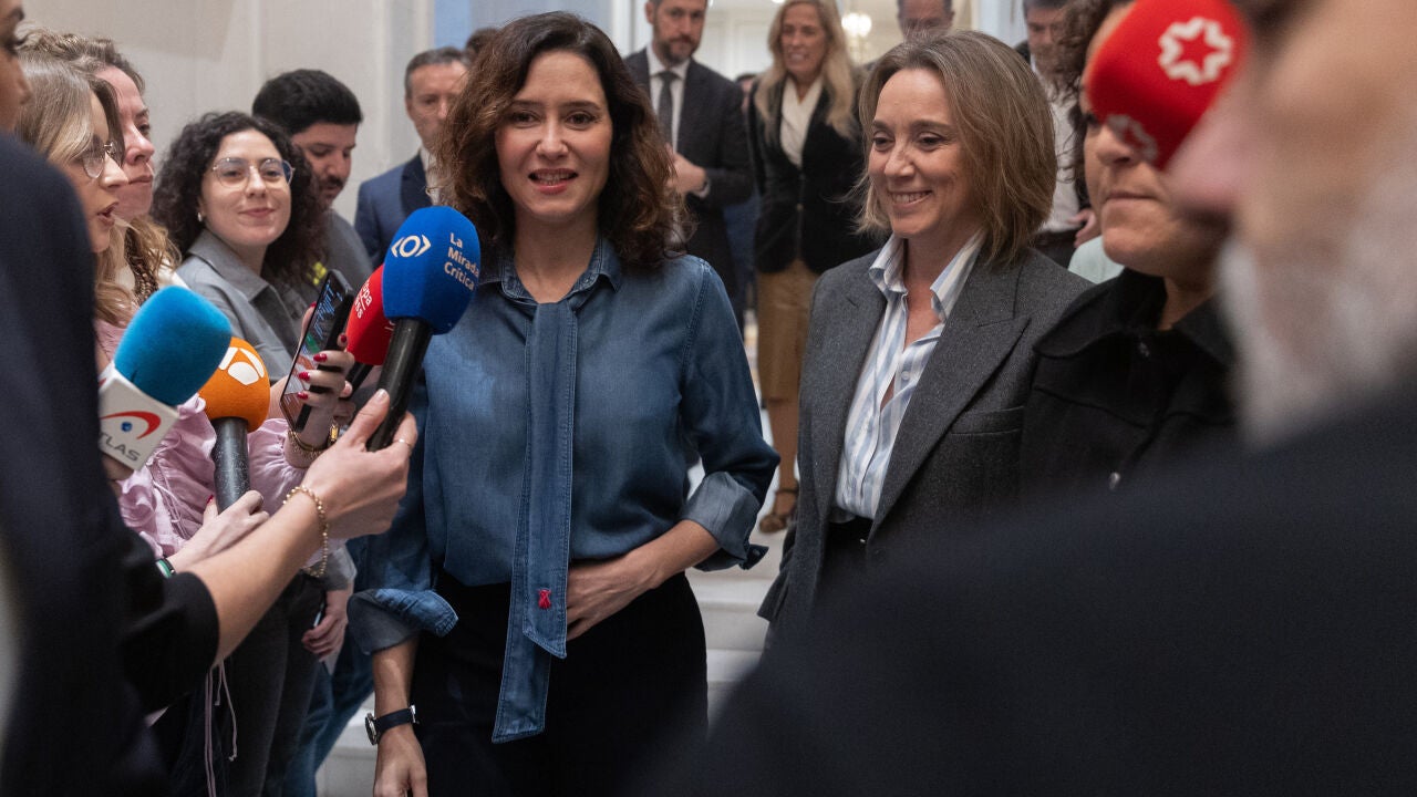 Ayuso acusa a Sánchez del aislamiento internacional de España y denuncia la  "operación brutal" del relevo en Telefónica