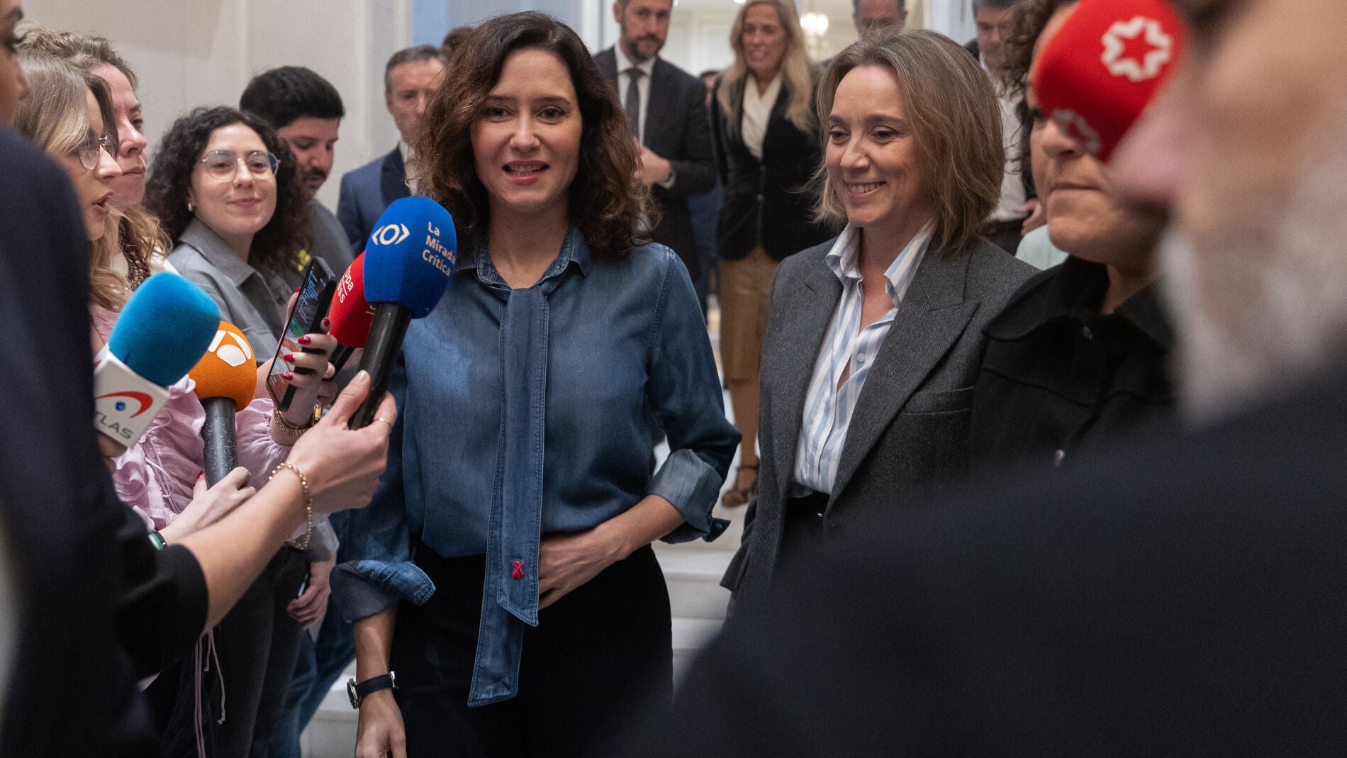 Ayuso acusa a Sánchez del aislamiento internacional de España y