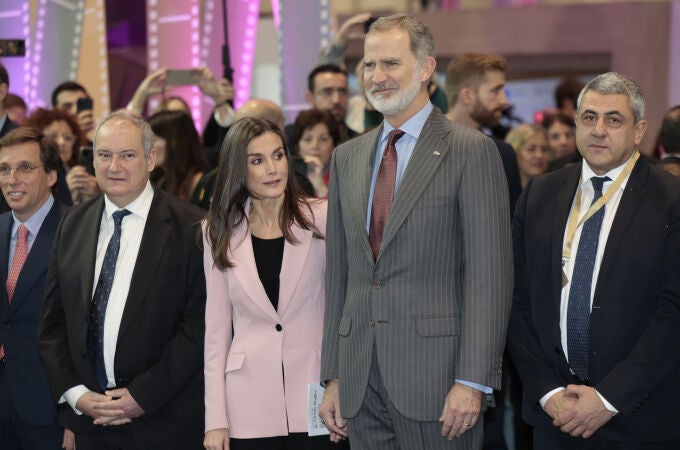 El look de la Reina Letizia en FITUR.