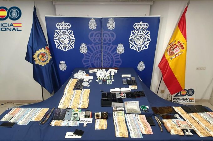 Material incautado en la operación antidroga