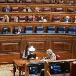 La vicepresidenta Montero junto al ministro de Presidencia, Félix Bolaños en el Pleno del Congreso. David Jar