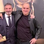 Arturo Roldán y Josu Iriarte recogiendo el European Award en la categoría de Arquitectura en Budapest