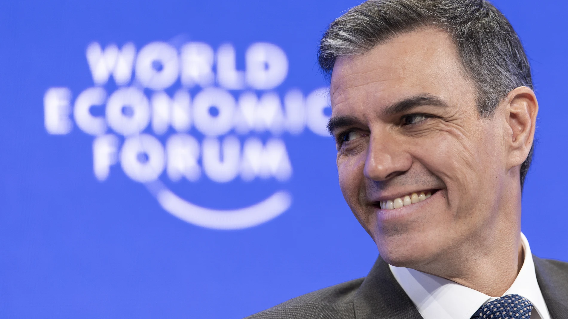 Davos (Switzerland), 22/01/2025.- Spain's Prime Minister Pedro Sanchez attends a panel session at the 55th annual meeting of the World Economic Forum (WEF) in Davos, Switzerland, 22 January 2025. (España, Suiza) EFE/EPA/MICHAEL BUHOLZER