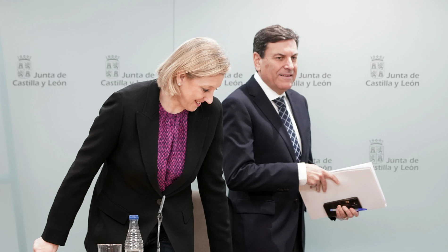 Isabel Blanco y Carlos Fernández Carriedo en la rueda de prensa