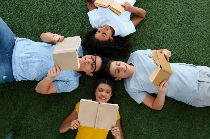 Recurso niños leyendo