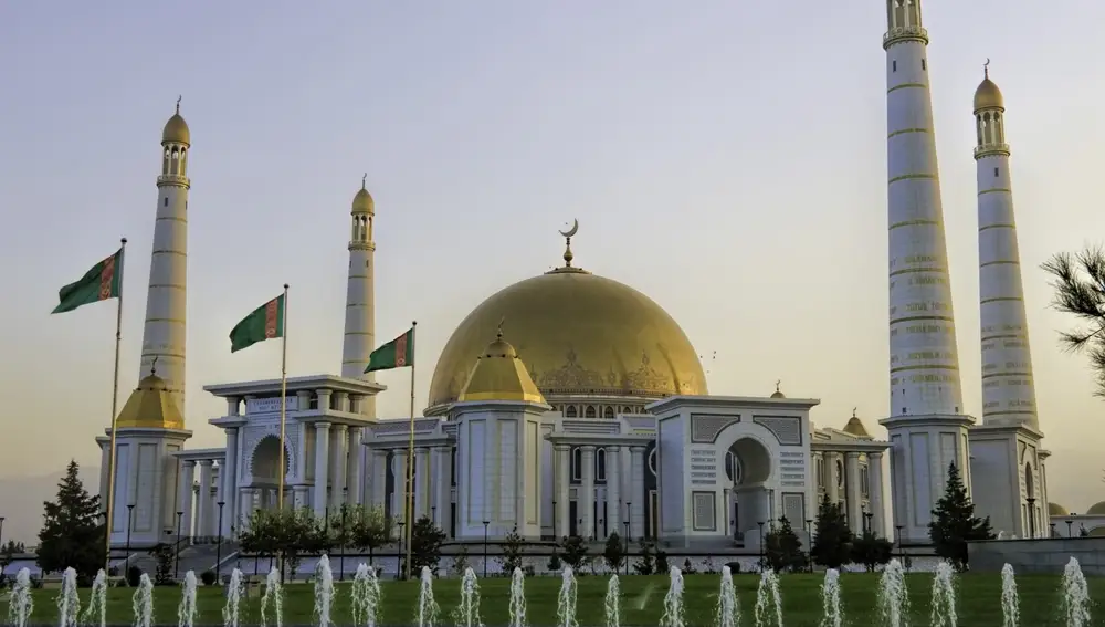 Mezquita de Gypjak, en Ashgabat (Turkmenistán)
