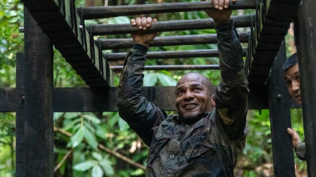 Florent Malouda durante sus ejercicios militares en la selva