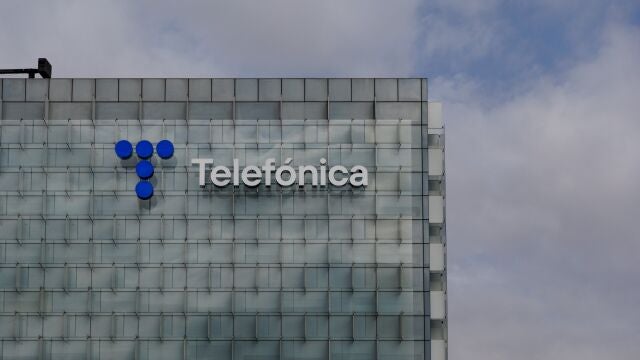 Exterior de la sede de Telefónica, en el ensanche de Las Tablas, en el distrito de Fuencarral-El Pardo, en Madrid