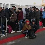  Mexico, Tijuana: Asylum seekers wait for their CBP One appointments before crossing through El Chaparral border port in Tijuana, Mexico on January 20, 2025. The Trump administration shut down the CBP One app for migrants. Mexico is building large emergency reception centres near the border with the United States for repatriated citizens in response to US President Donald Trump's mass deportation plans.