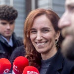 Mónica García y Javier Padilla asisten al comienzo de las pruebas de Formación Sanitaria Especializada