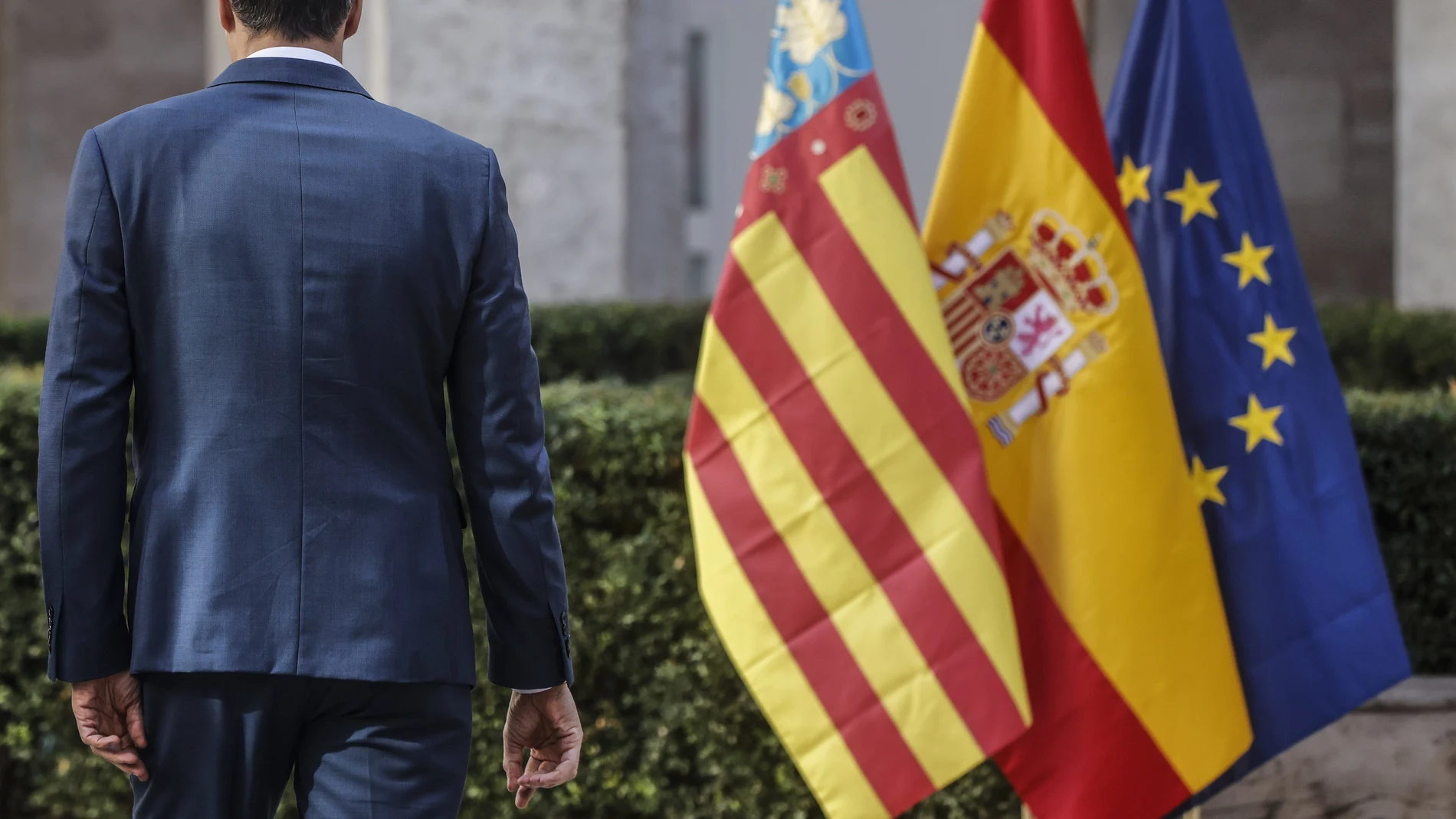 El presidente del Gobierno, Pedro Sánchez, tras una rueda de prensa posterior a una reunión con agentes sociales, en la Delegación del Gobierno en la Comunidad Valenciana, a 23 de enero de 2025, en Madrid (España).