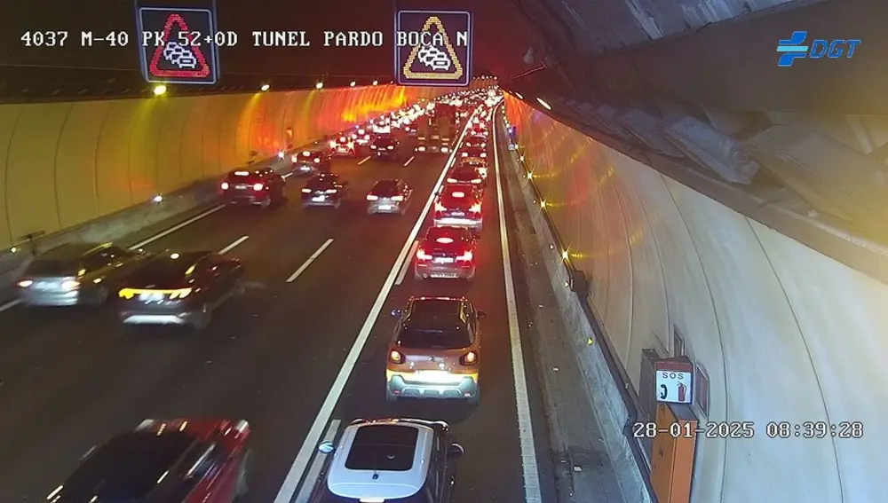 Atasco M40 en los túneles de El Pardo