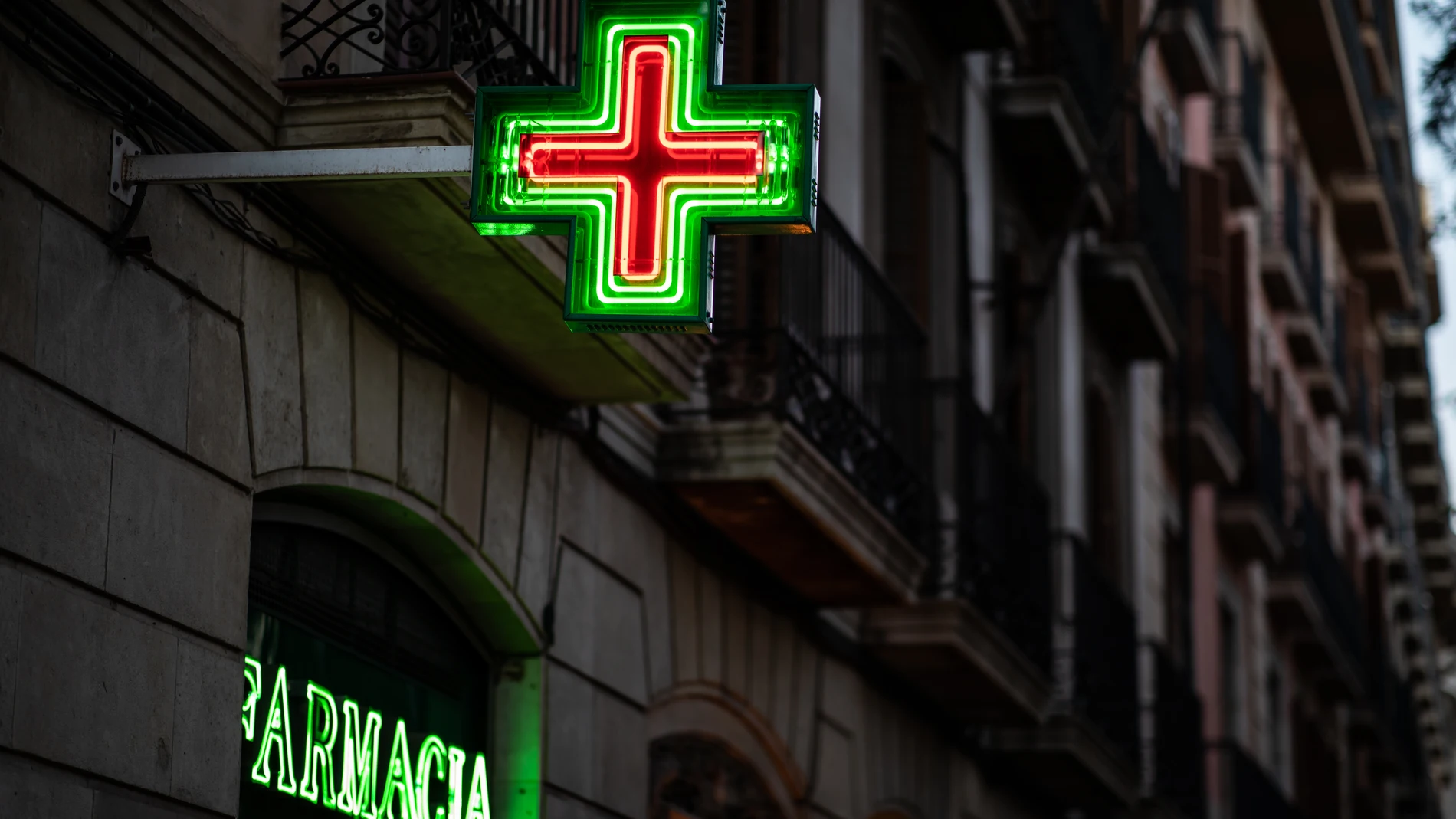 Se pueden comprar ya medicamentos sin receta a través de las webs de las farmacias registradas