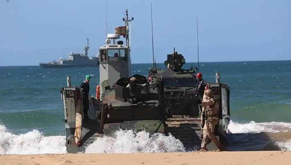 Embarcaciones de desembarco del “Grupo Naval de Playa”