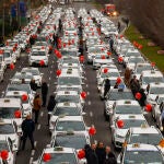 Los taxistas se concentran en Madrid para pedir límites a las subidas de los seguros