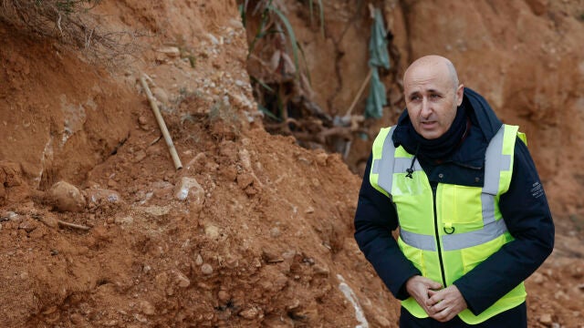 El presidente de la Confederación Hidrográfica del Júcar, Miguel Polo, visita el municipio para ver el estado de las infraestructuras hídricas que precisan la actuación de dicha confederación