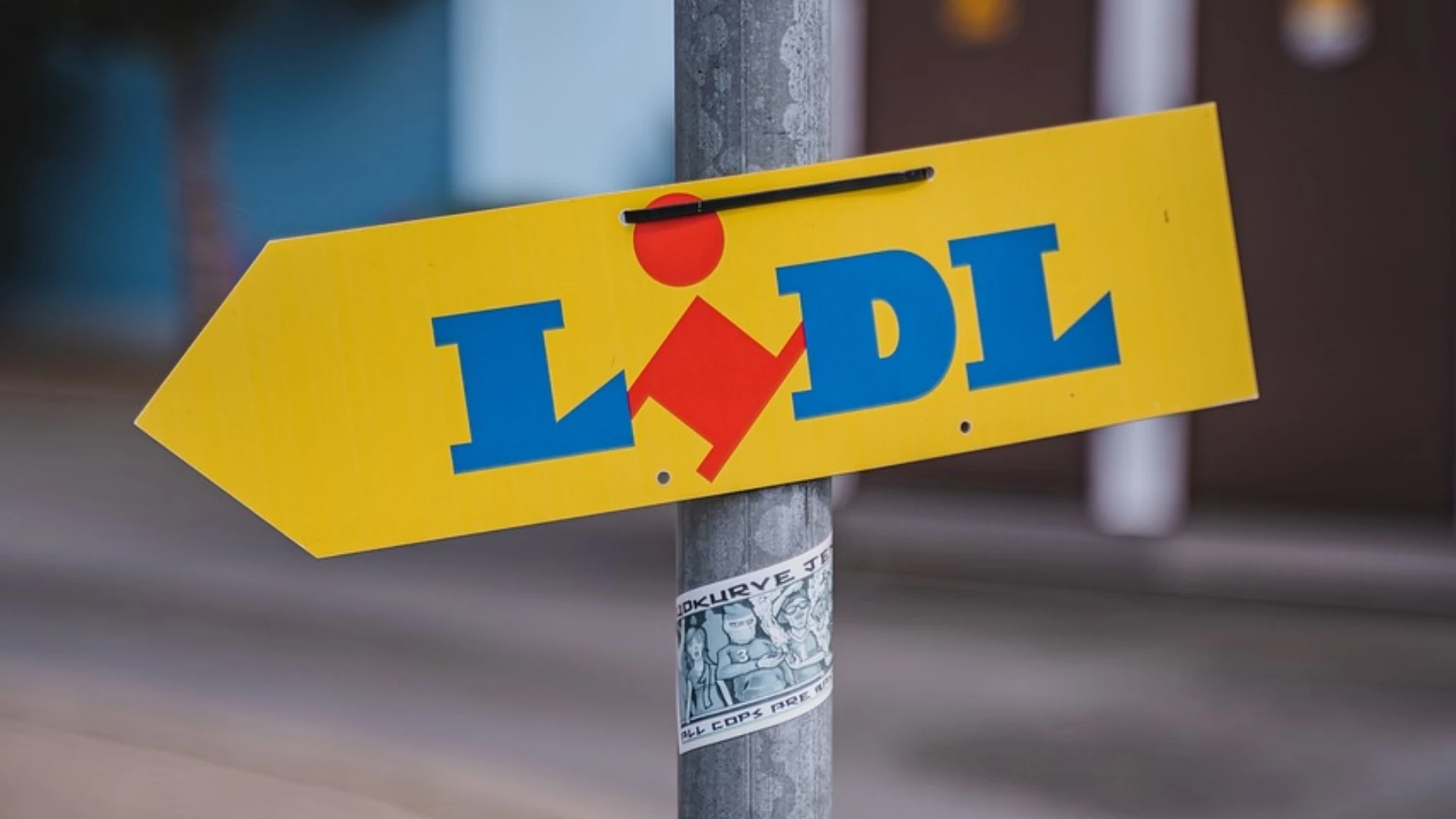 Lidl lanza una colección de ropa para la Super Bowl: está arrasando