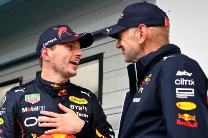 Verstappen, junto a Newey