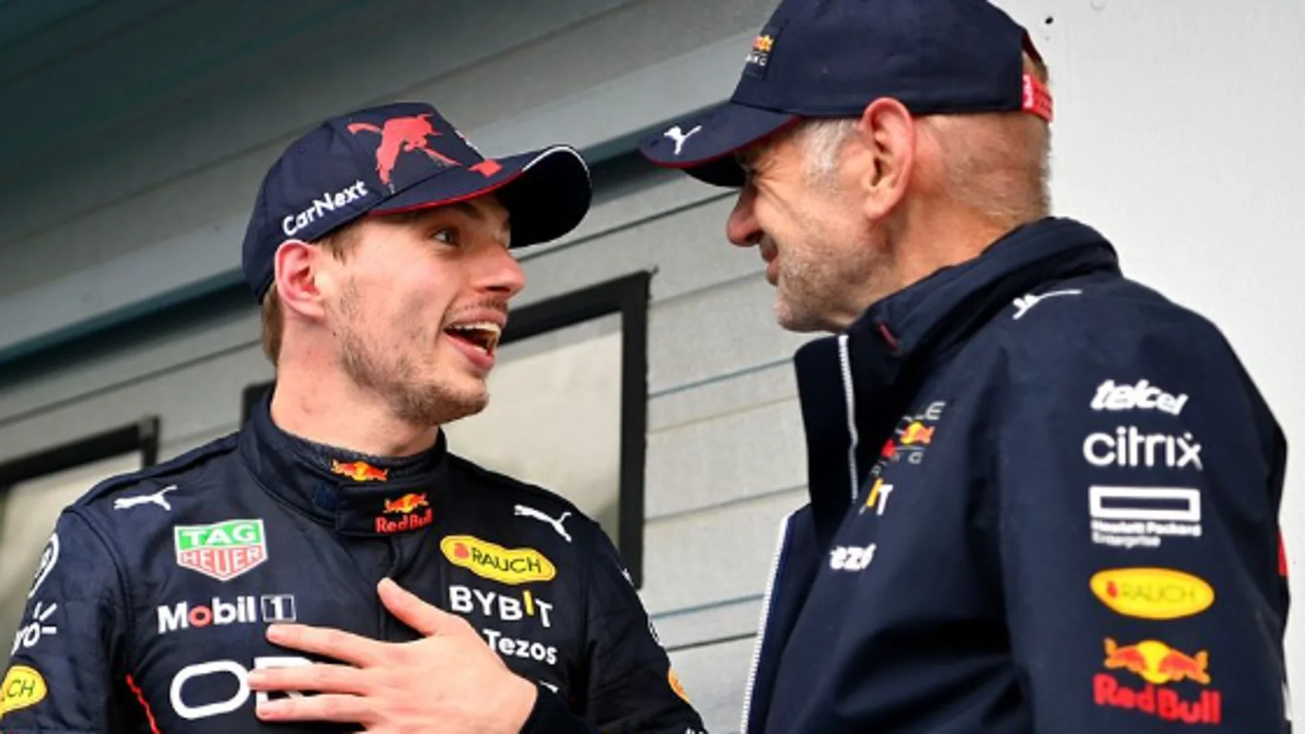 Verstappen, junto a Newey