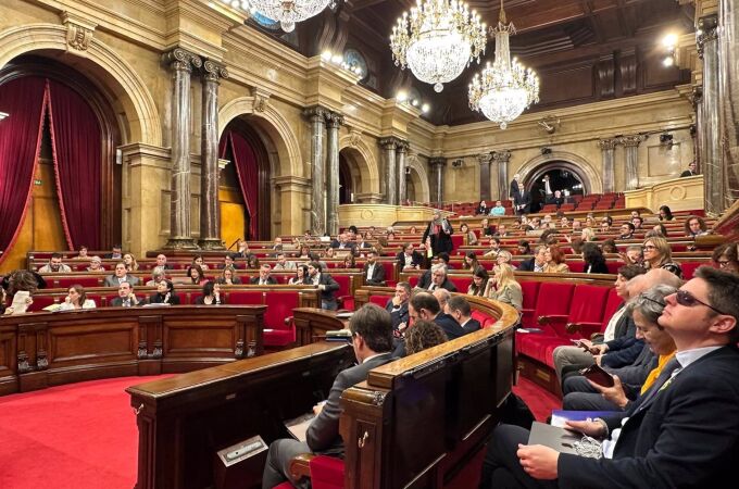 El Parlamento de Cataluña aprueba la prórroga presupuestaria, con el 'sí' de PSC, ERC y Comuns